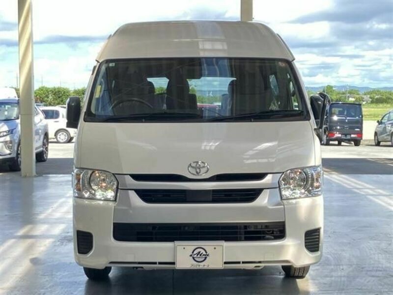 HIACE COMMUTER-19