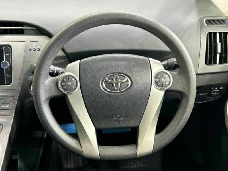 PRIUS-11