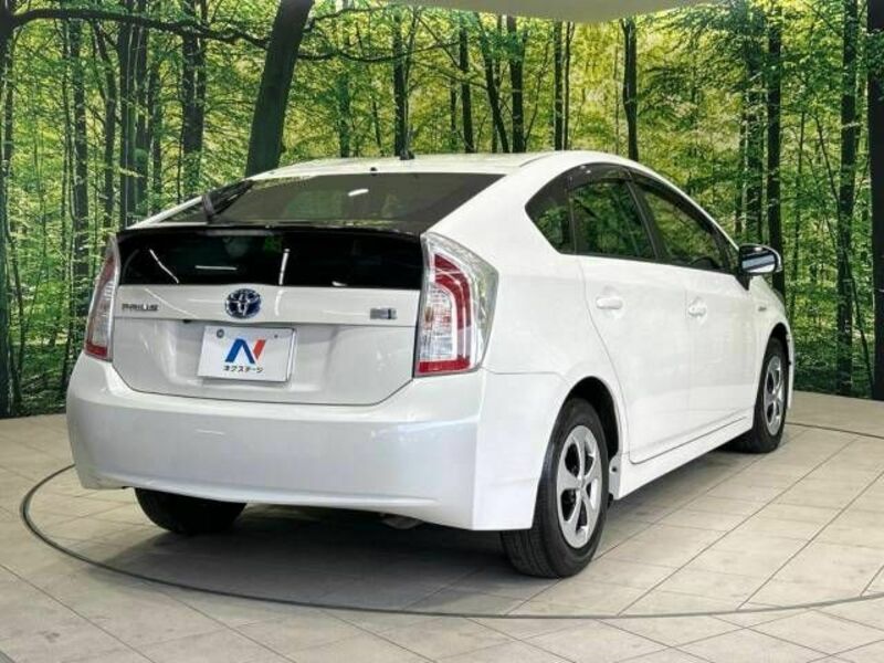 PRIUS-17