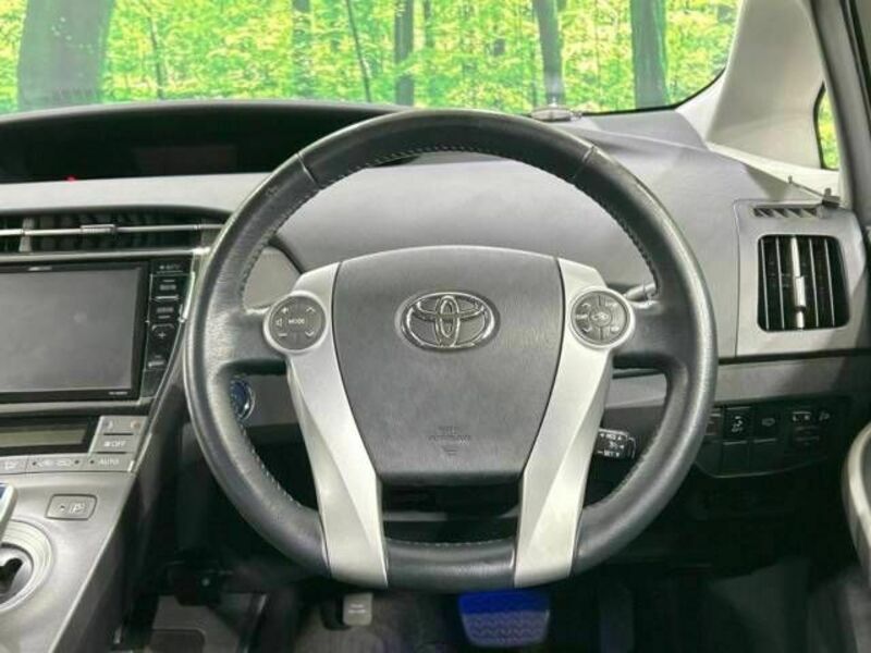 PRIUS-11