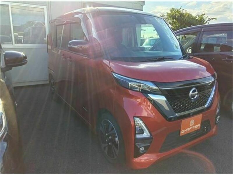 NISSAN　ROOX