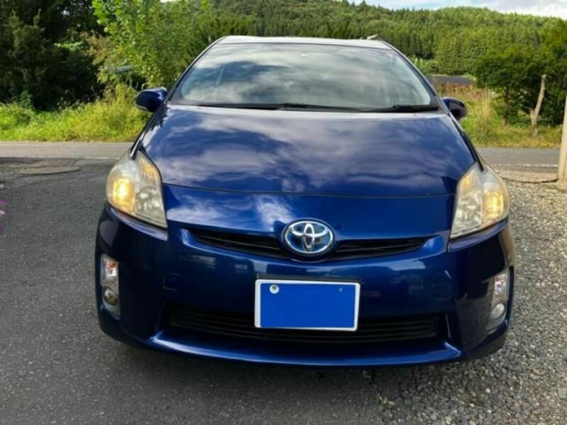 TOYOTA　PRIUS