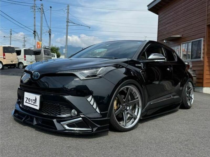 TOYOTA　C-HR