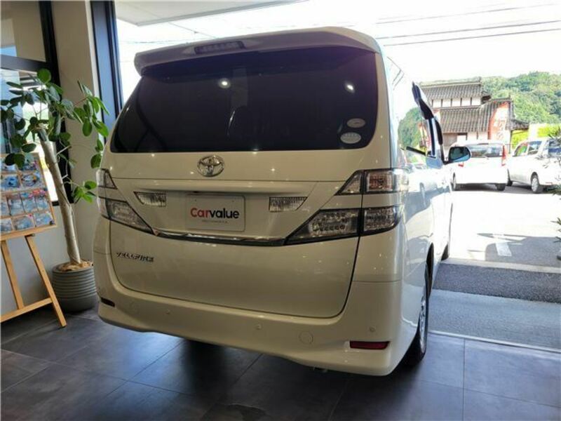 VELLFIRE-10