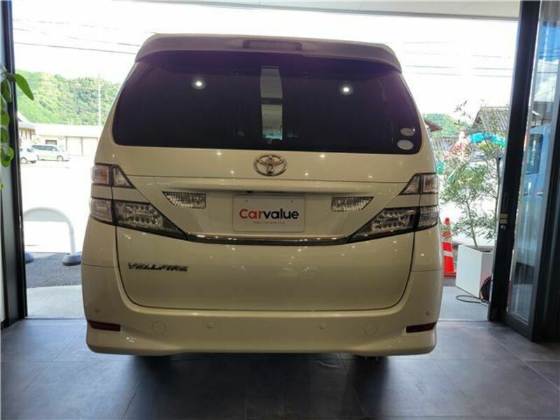 VELLFIRE-15