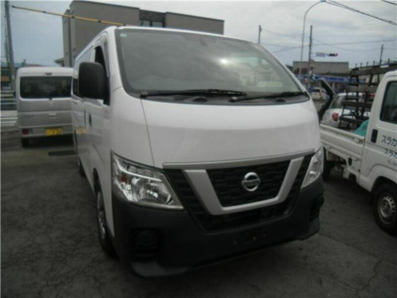 NISSAN　NV350 CARAVAN