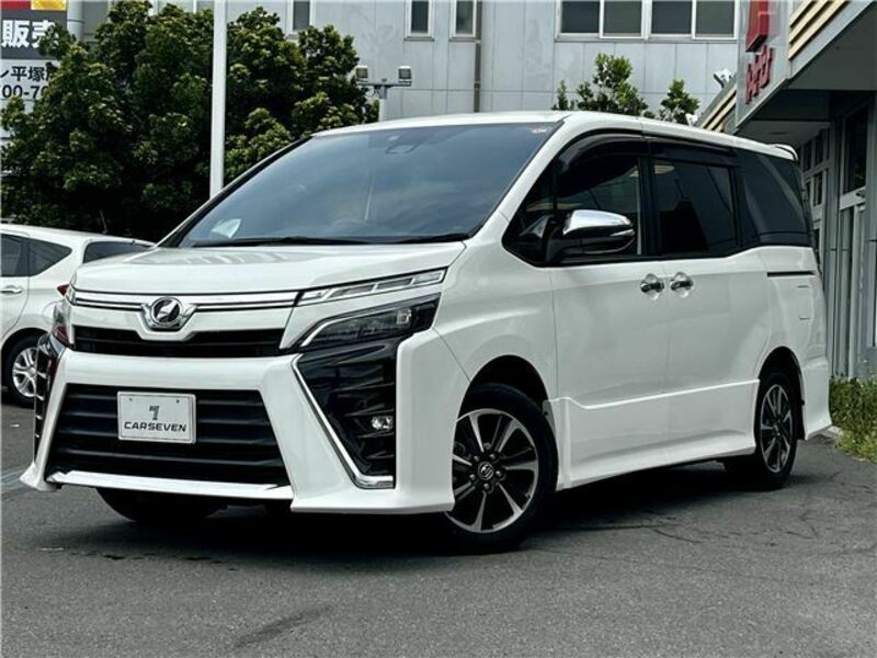 TOYOTA　VOXY