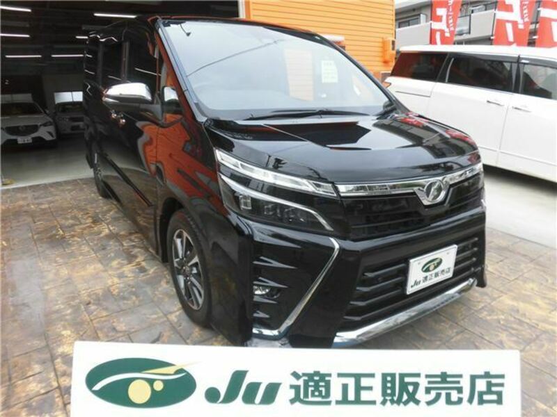 TOYOTA　VOXY