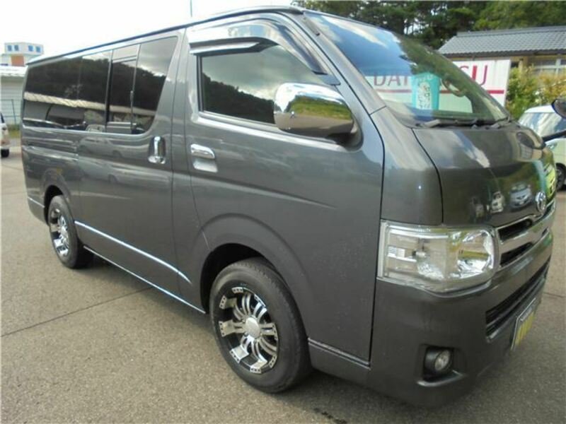 TOYOTA　HIACE VAN