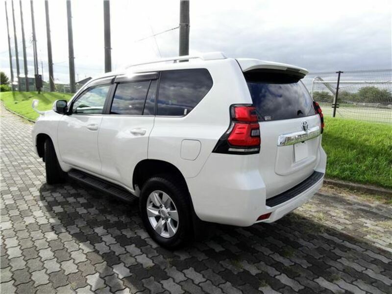 LAND CRUISER PRADO-1