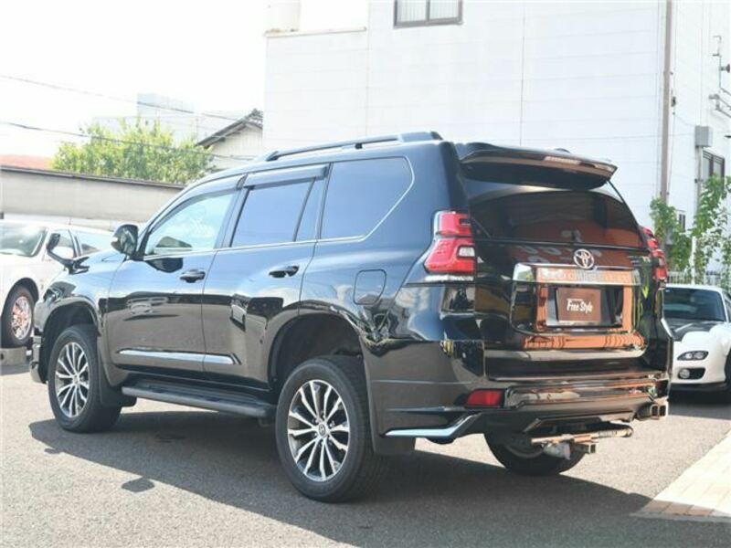 LAND CRUISER PRADO-3