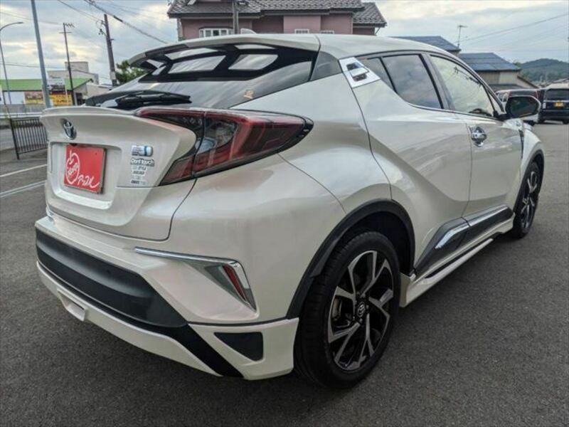 C-HR-11