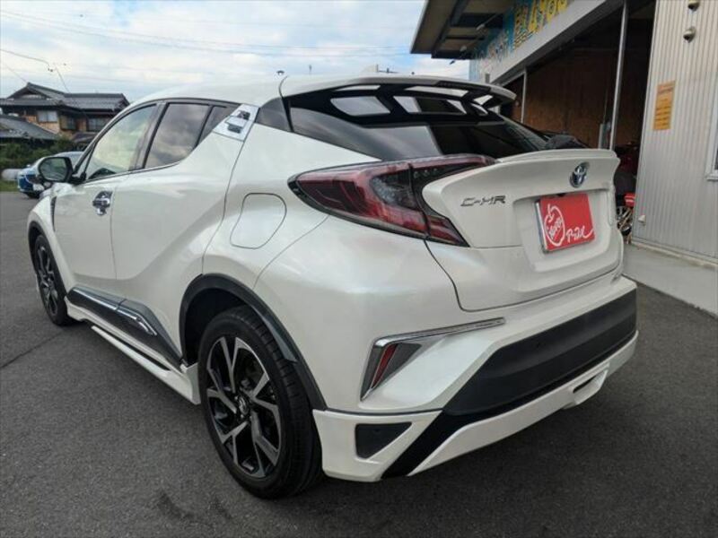 C-HR-15