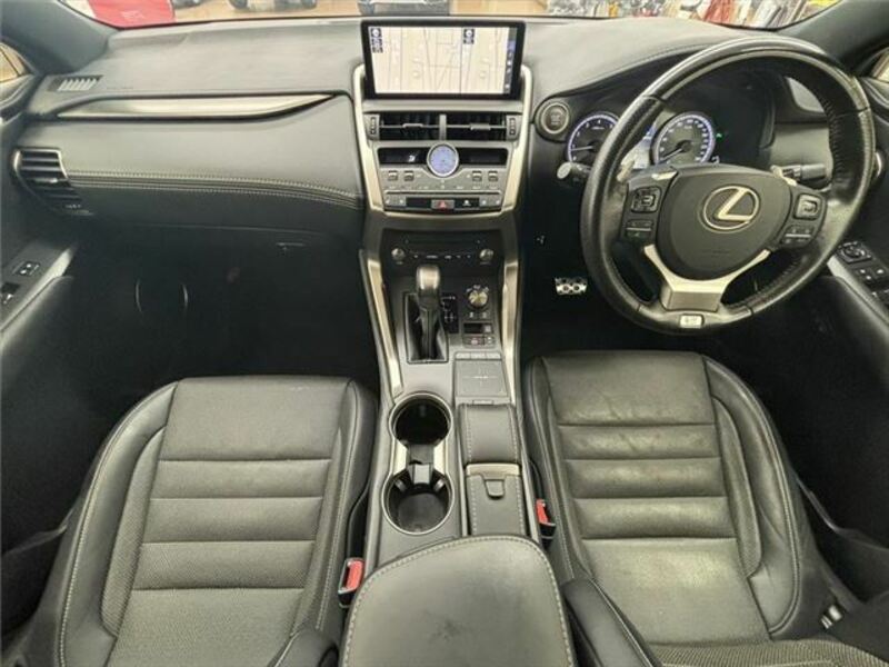 LEXUS　NX