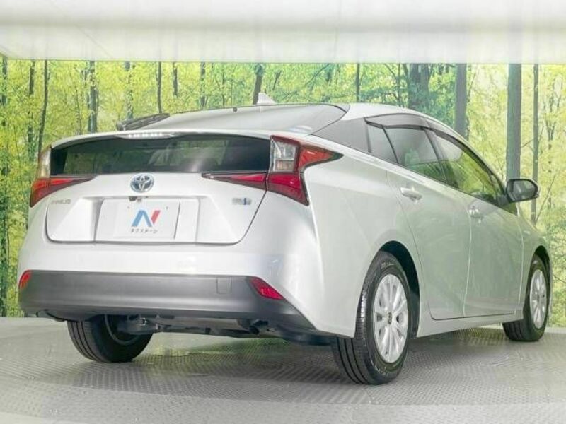 PRIUS-17