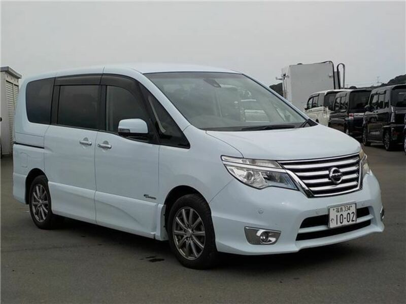 NISSAN　SERENA