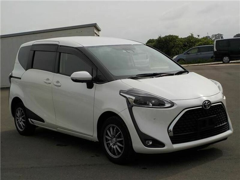 TOYOTA　SIENTA