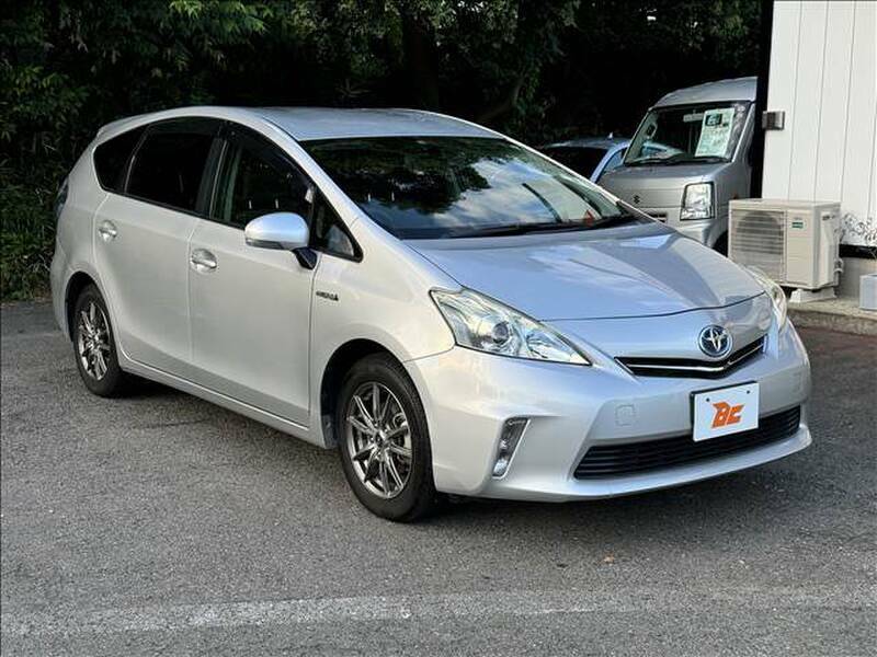 PRIUS ALPHA-4