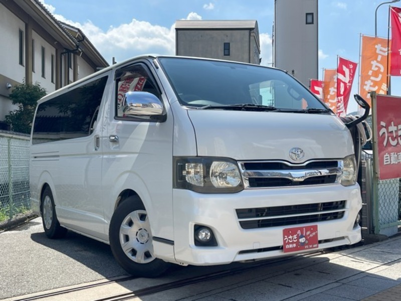 TOYOTA　HIACE VAN