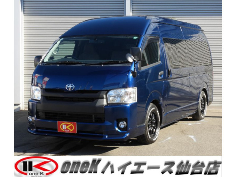 TOYOTA　HIACE VAN