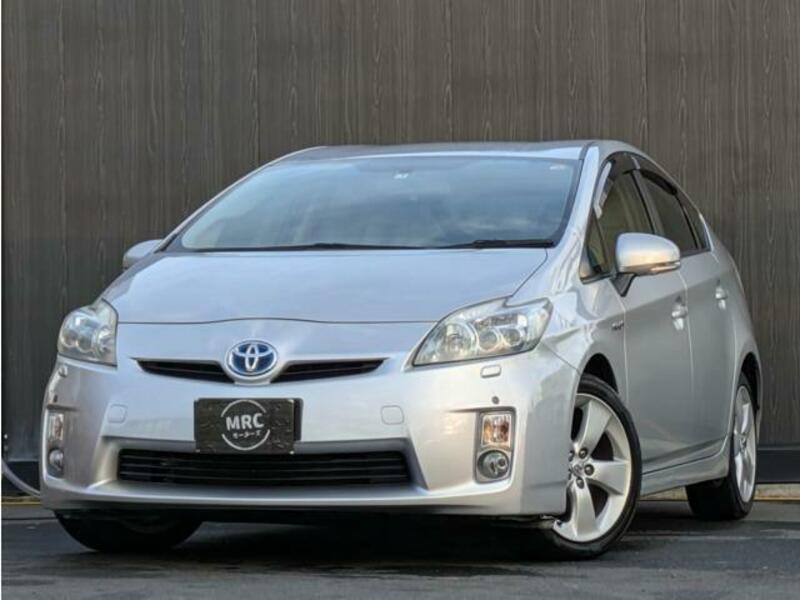 TOYOTA　PRIUS