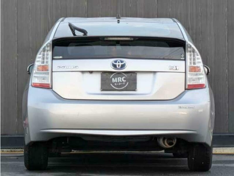 PRIUS-6