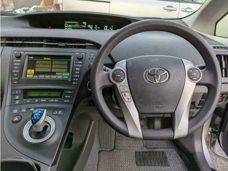 PRIUS-18