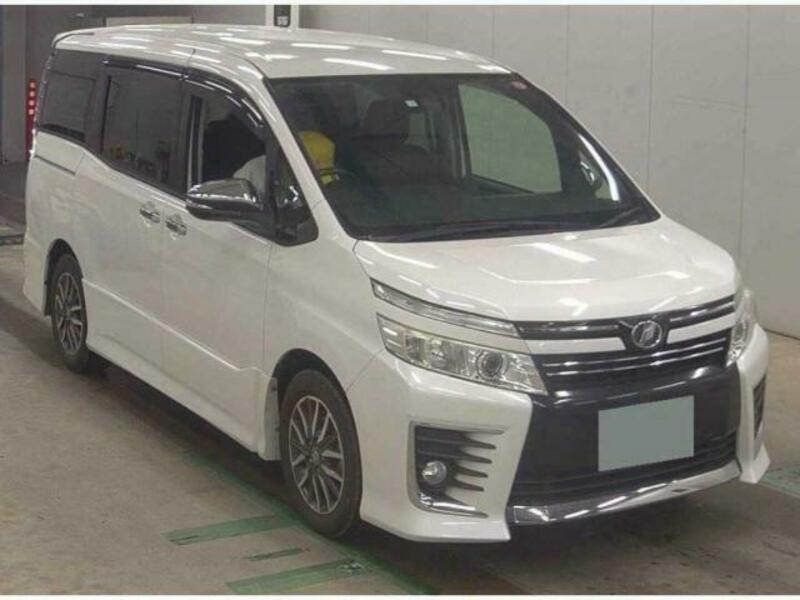 TOYOTA　VOXY