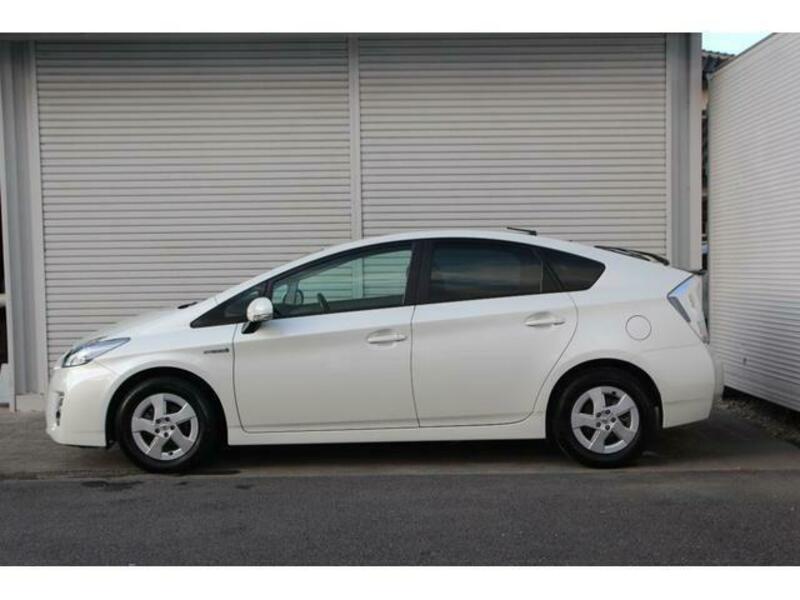 PRIUS-4