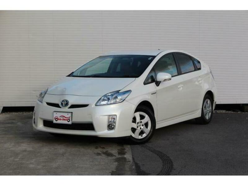 TOYOTA　PRIUS