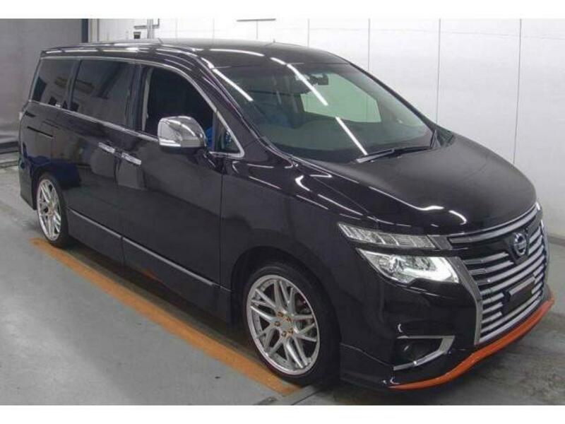 NISSAN　ELGRAND