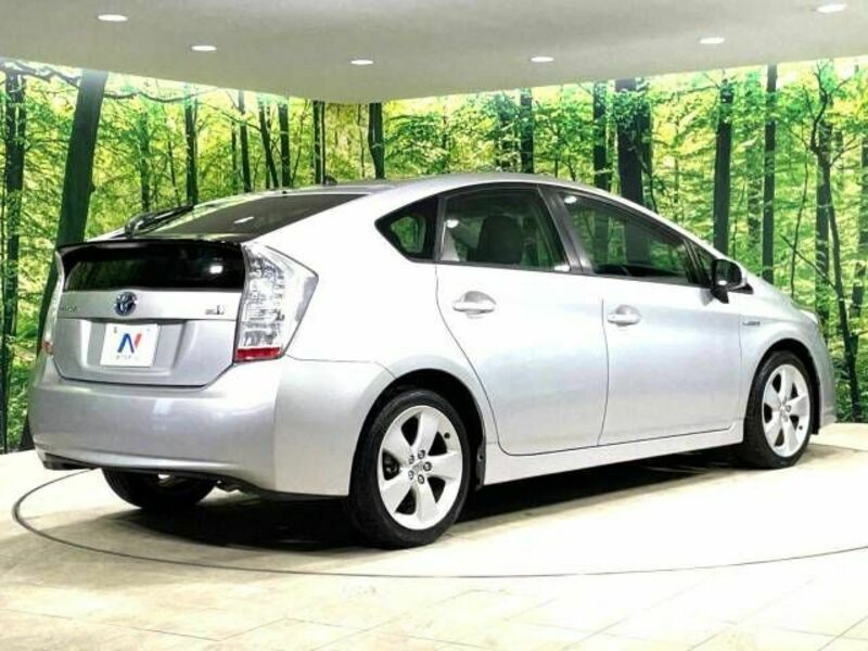 PRIUS-17