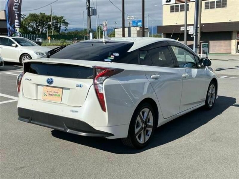 PRIUS-4