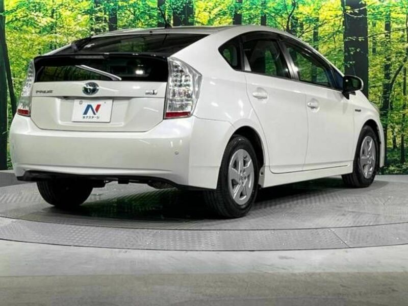 PRIUS-17