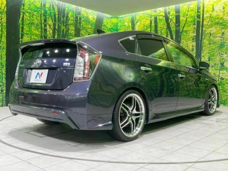 PRIUS-17