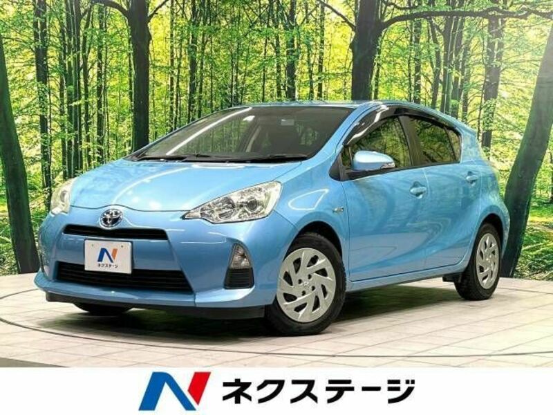 TOYOTA　AQUA