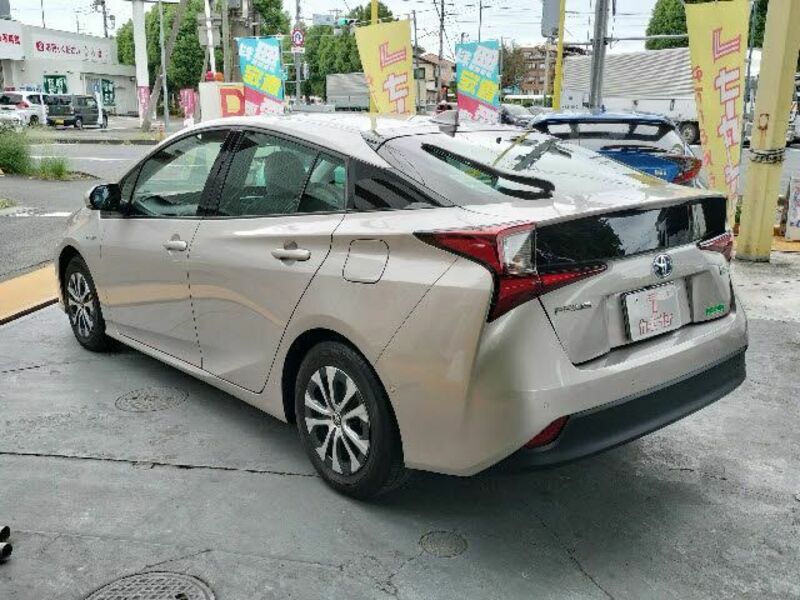 PRIUS-8