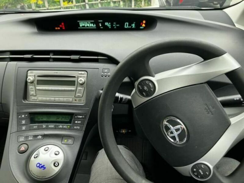 PRIUS-11