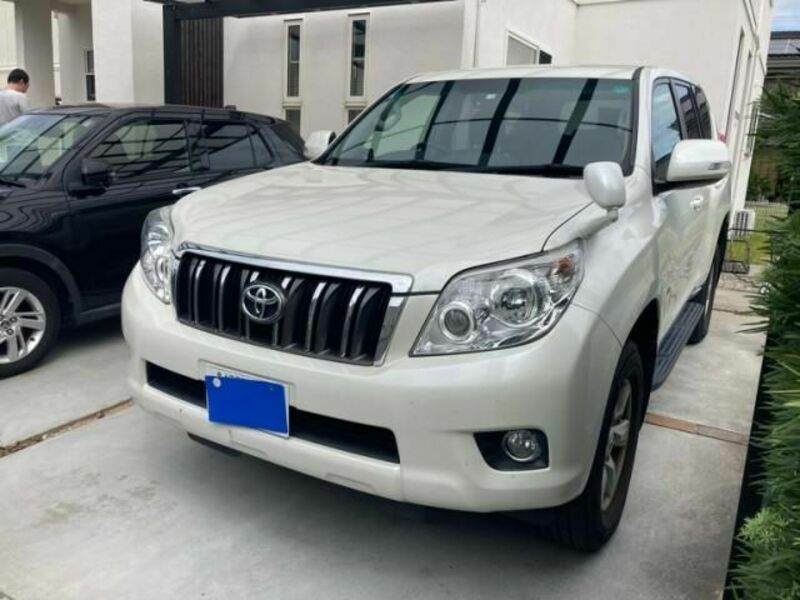 TOYOTA　LAND CRUISER PRADO