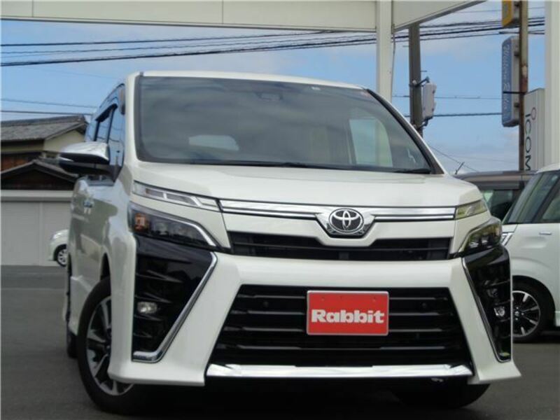 TOYOTA　VOXY