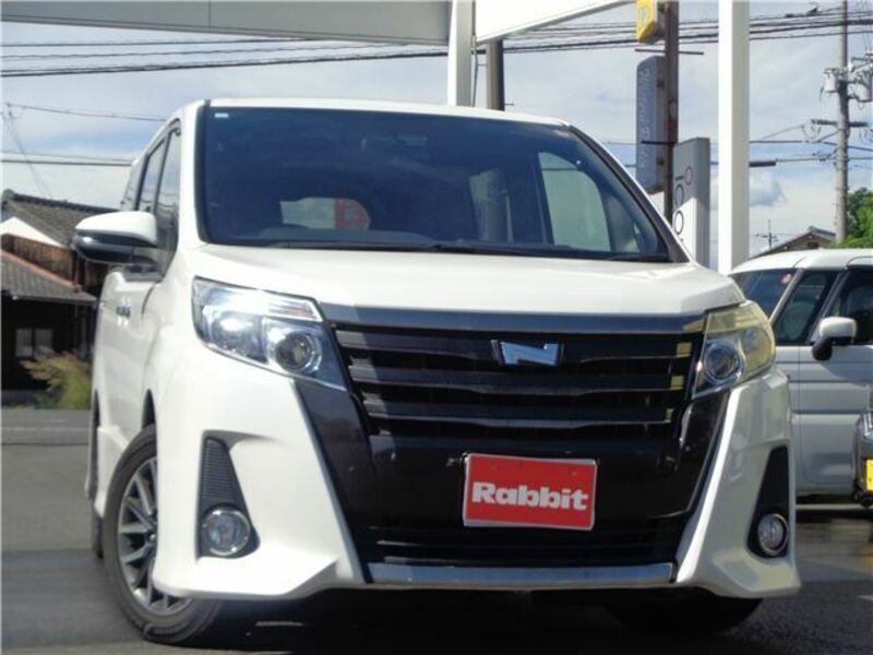 TOYOTA　NOAH