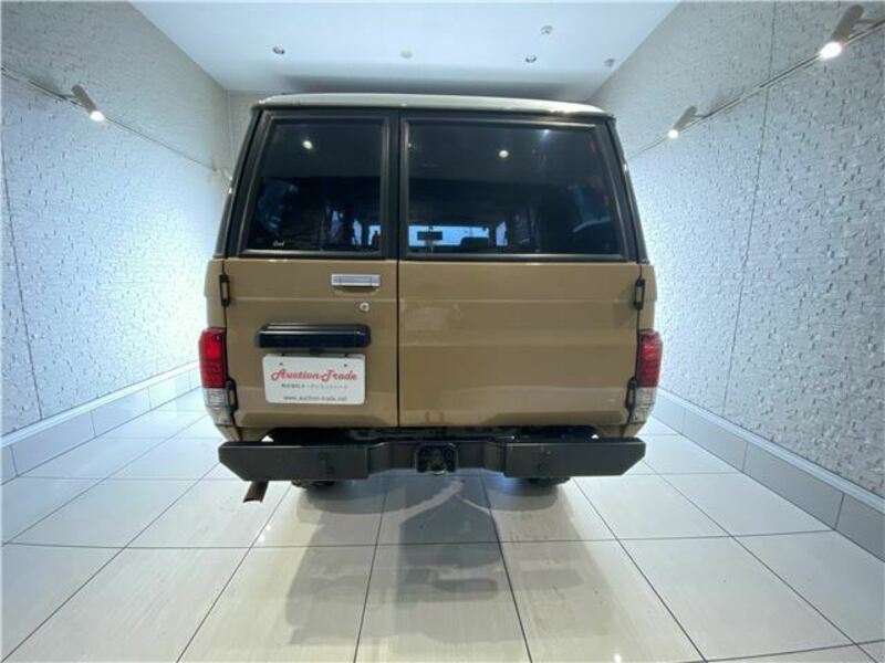 LAND CRUISER PRADO-8