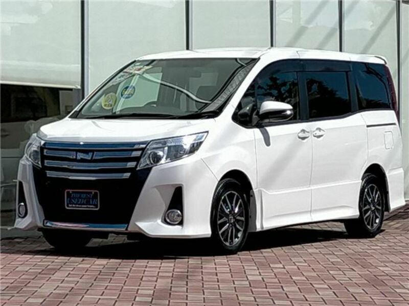 TOYOTA　NOAH