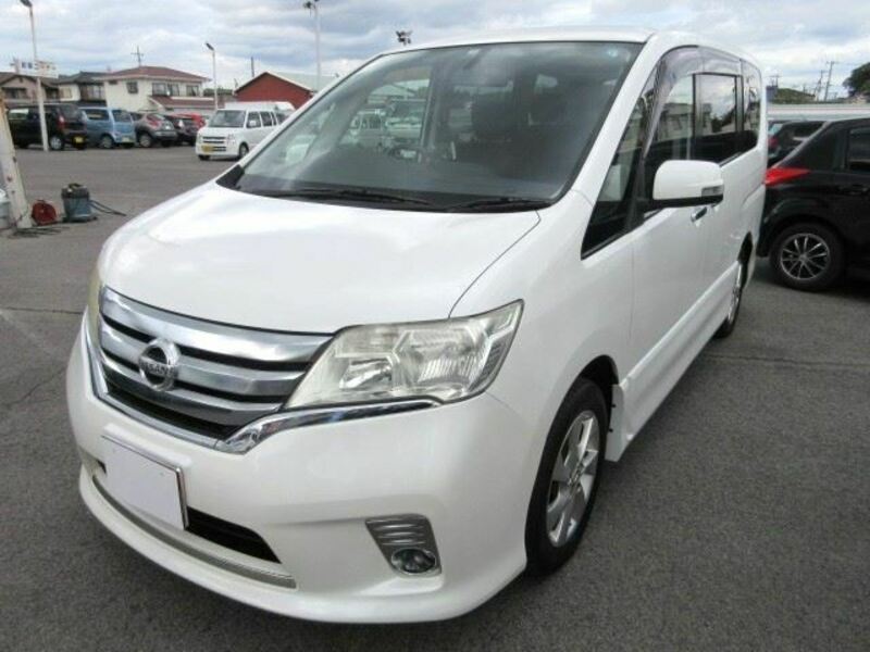 NISSAN　SERENA