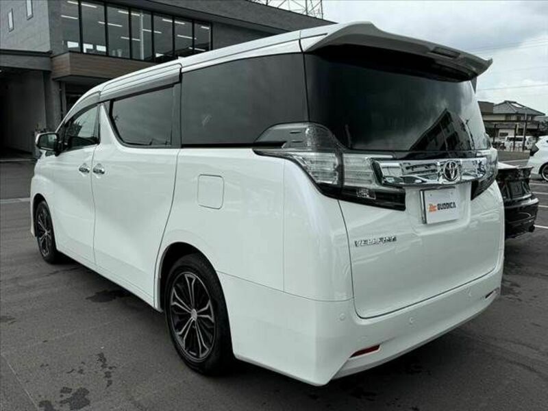 VELLFIRE-13