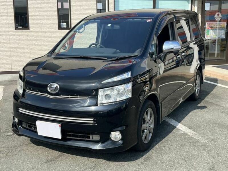 TOYOTA　VOXY