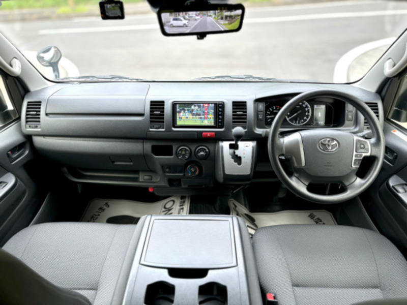 HIACE VAN-11