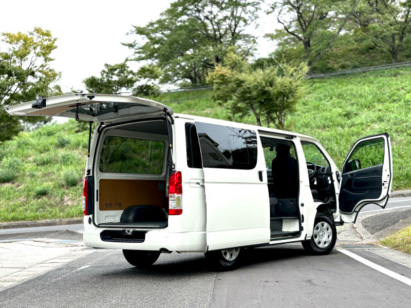 HIACE VAN-8