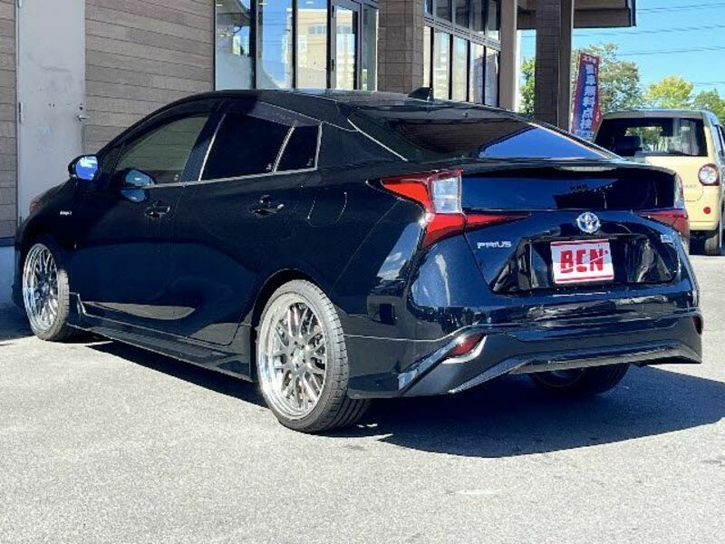 PRIUS-8