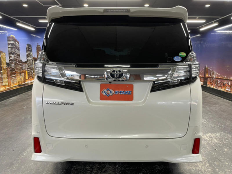 VELLFIRE-11